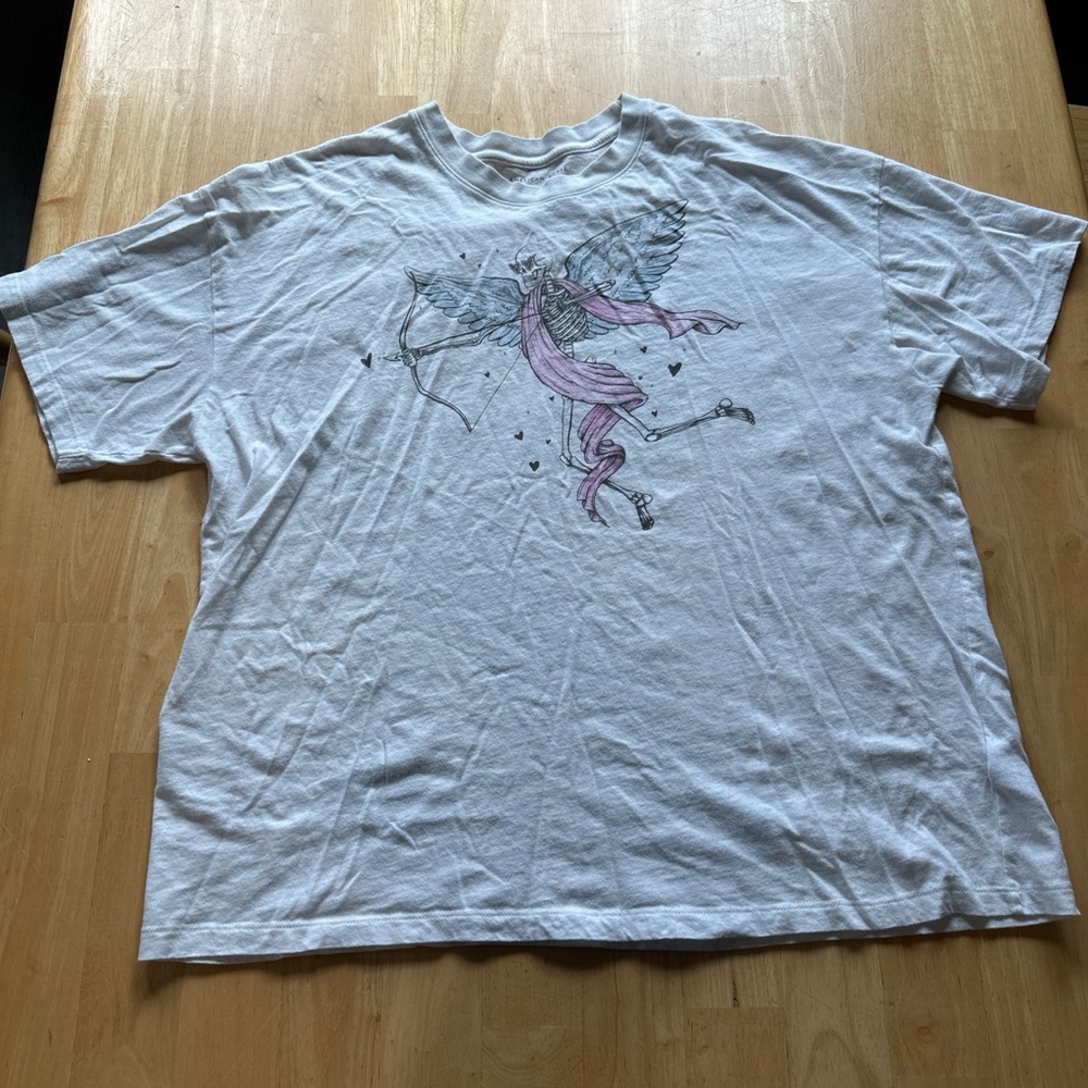 White Graphic Men's T-Shirt with skeleton and angel wing graphic L/XL